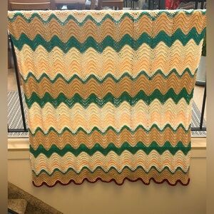 ✨🌿Vintage Woodland Ripple Hand-Crocheted Throw Blanket🌿✨ Large and Cozy!